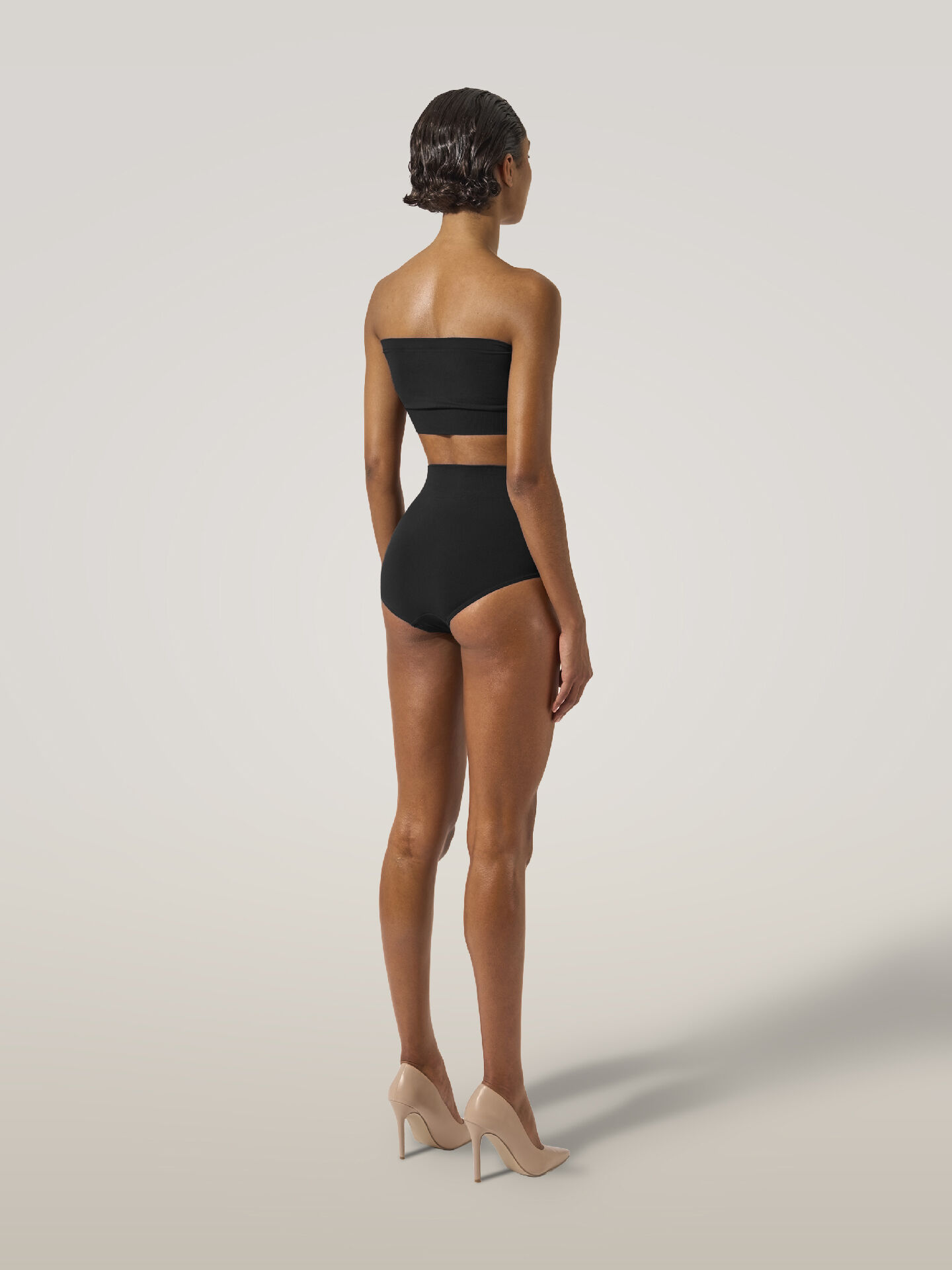 SEAMLESS SHORTS