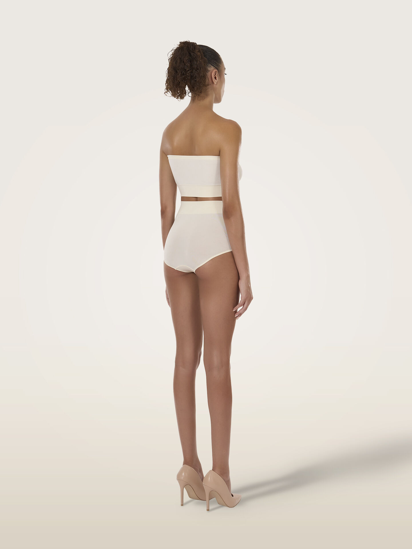 SEAMLESS SHORTS