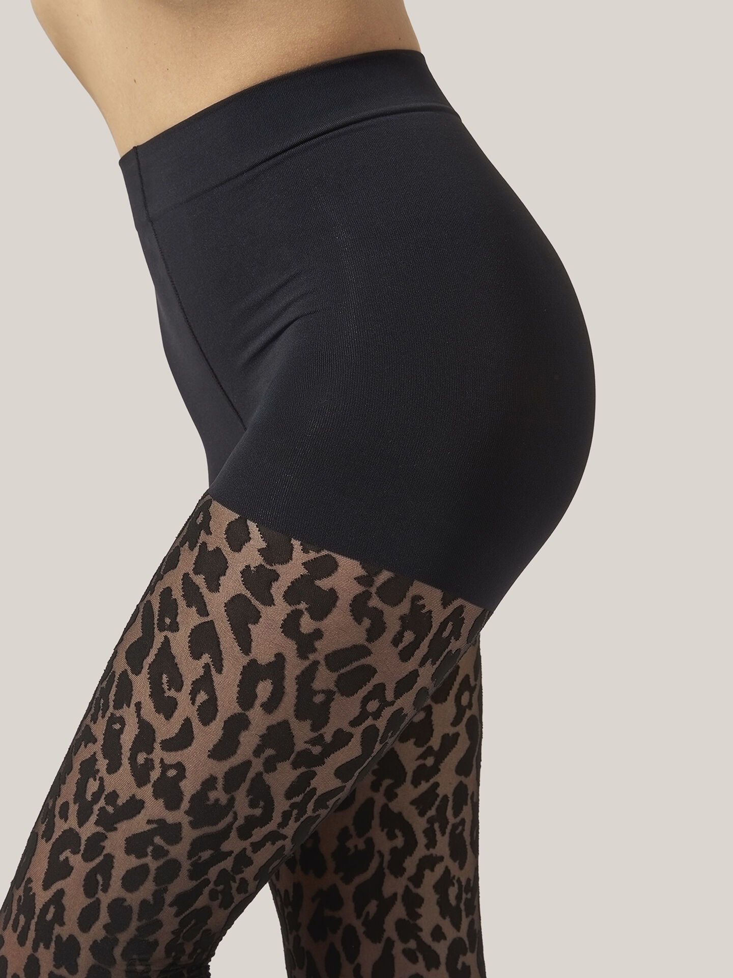 Leo Control Top