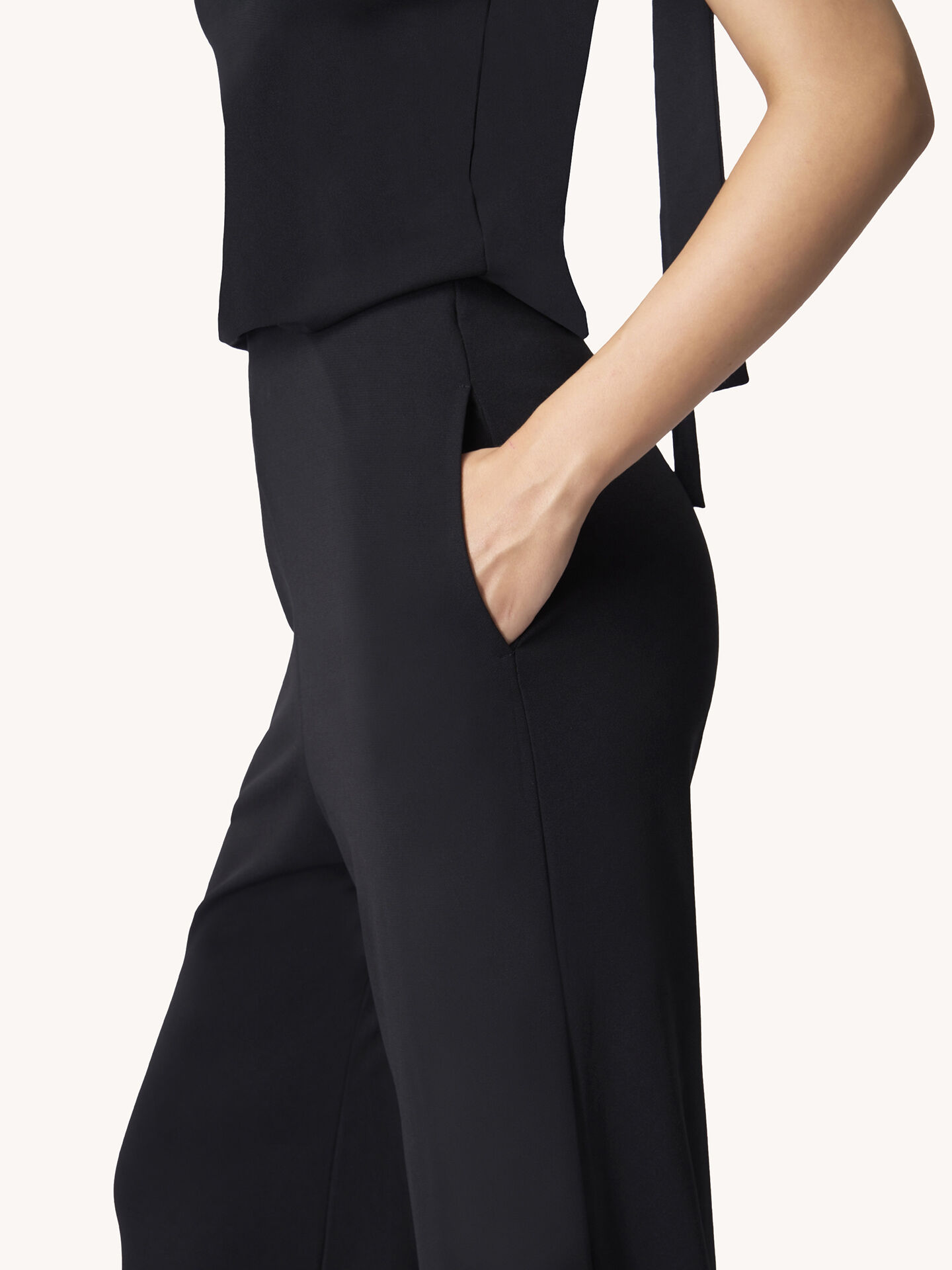 CREPE COUTURE