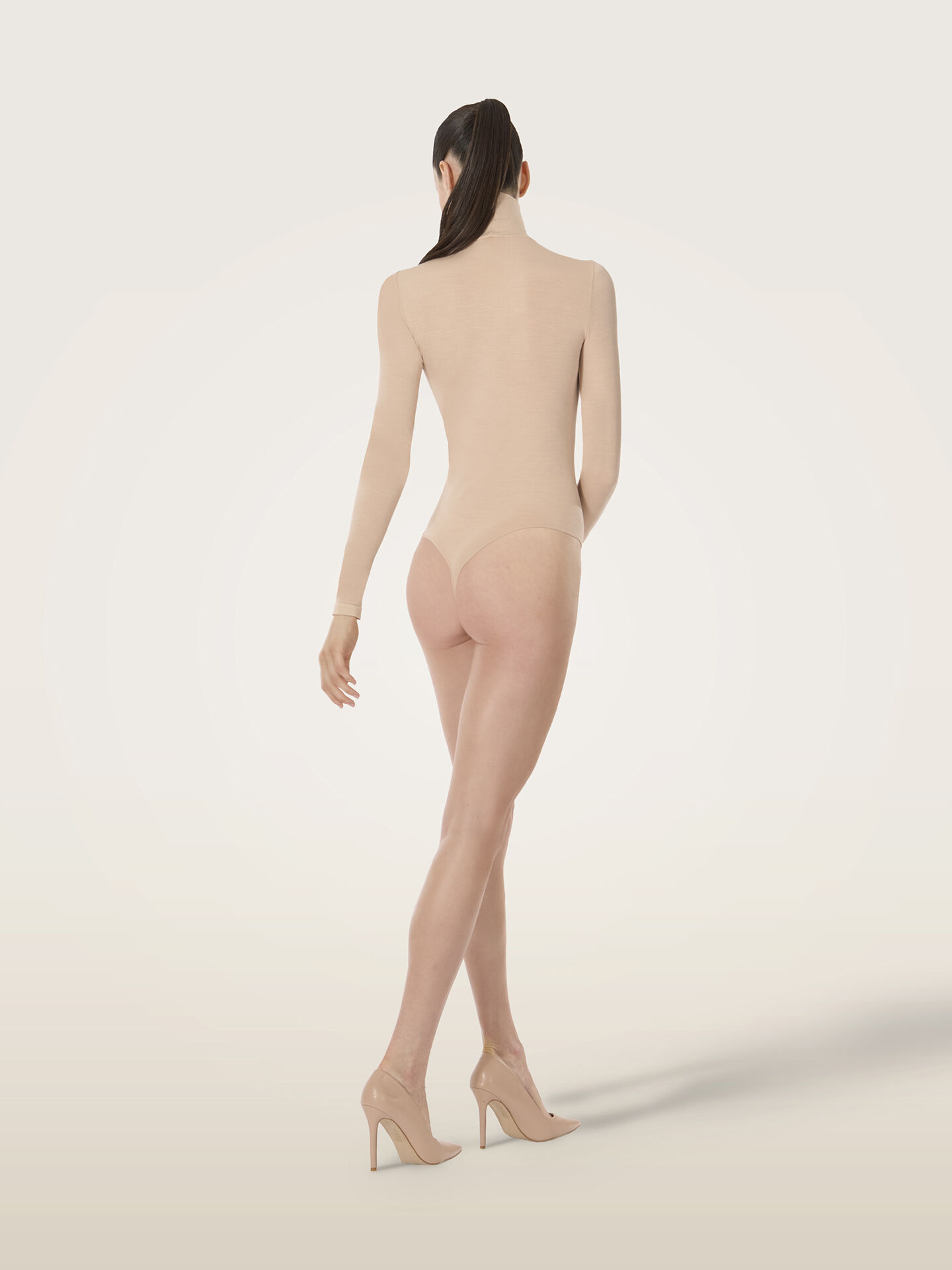 Seamless wool body